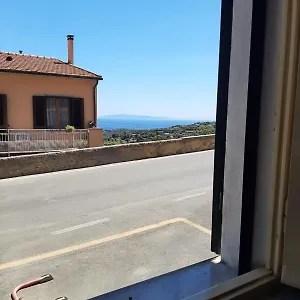 appartamento-casa-luna-nel-centro-di-capoliveri.it-tuscanyhotel.com/