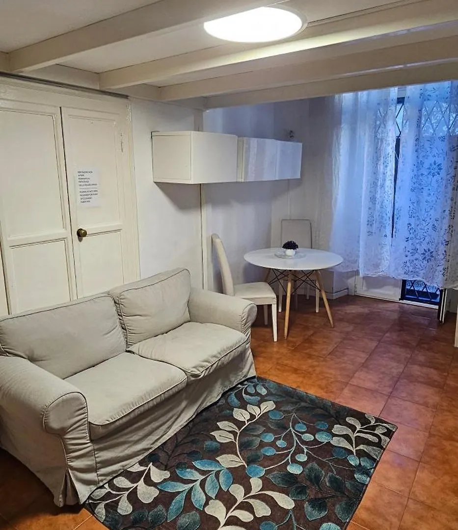 Appartamento House In The Center Of Milano